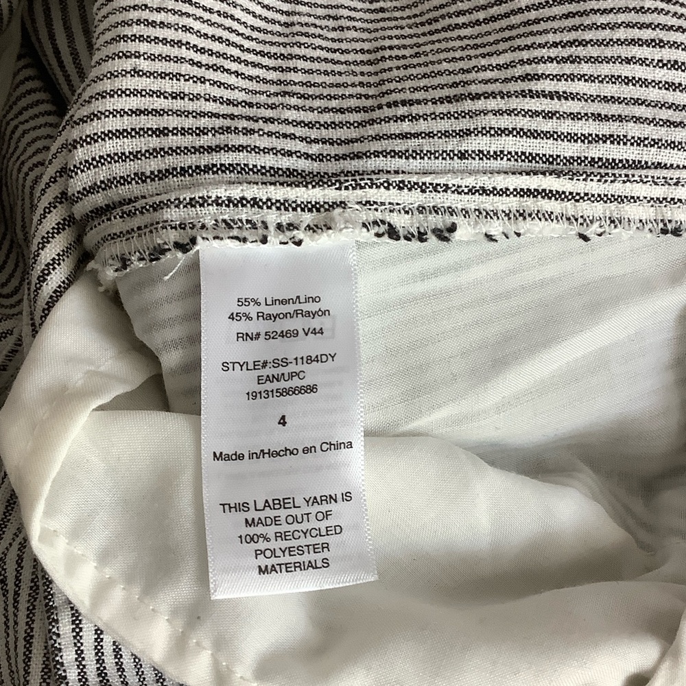 Scoop Linen Blend V-Neck Button Vest and Matching Pants, Small - Picture 13 of 14